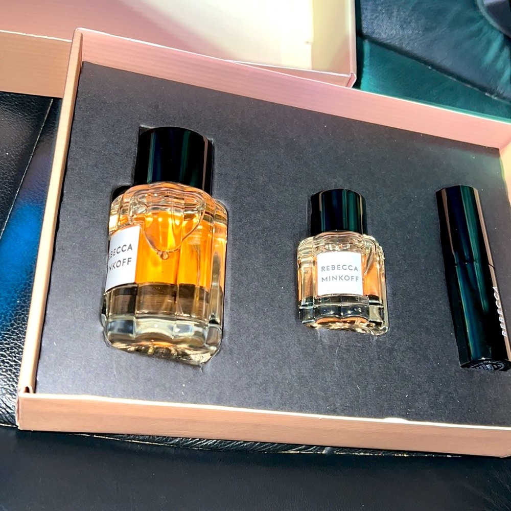 - NWT Set Valued at $200 fast shipping always - Picture 2 of 3